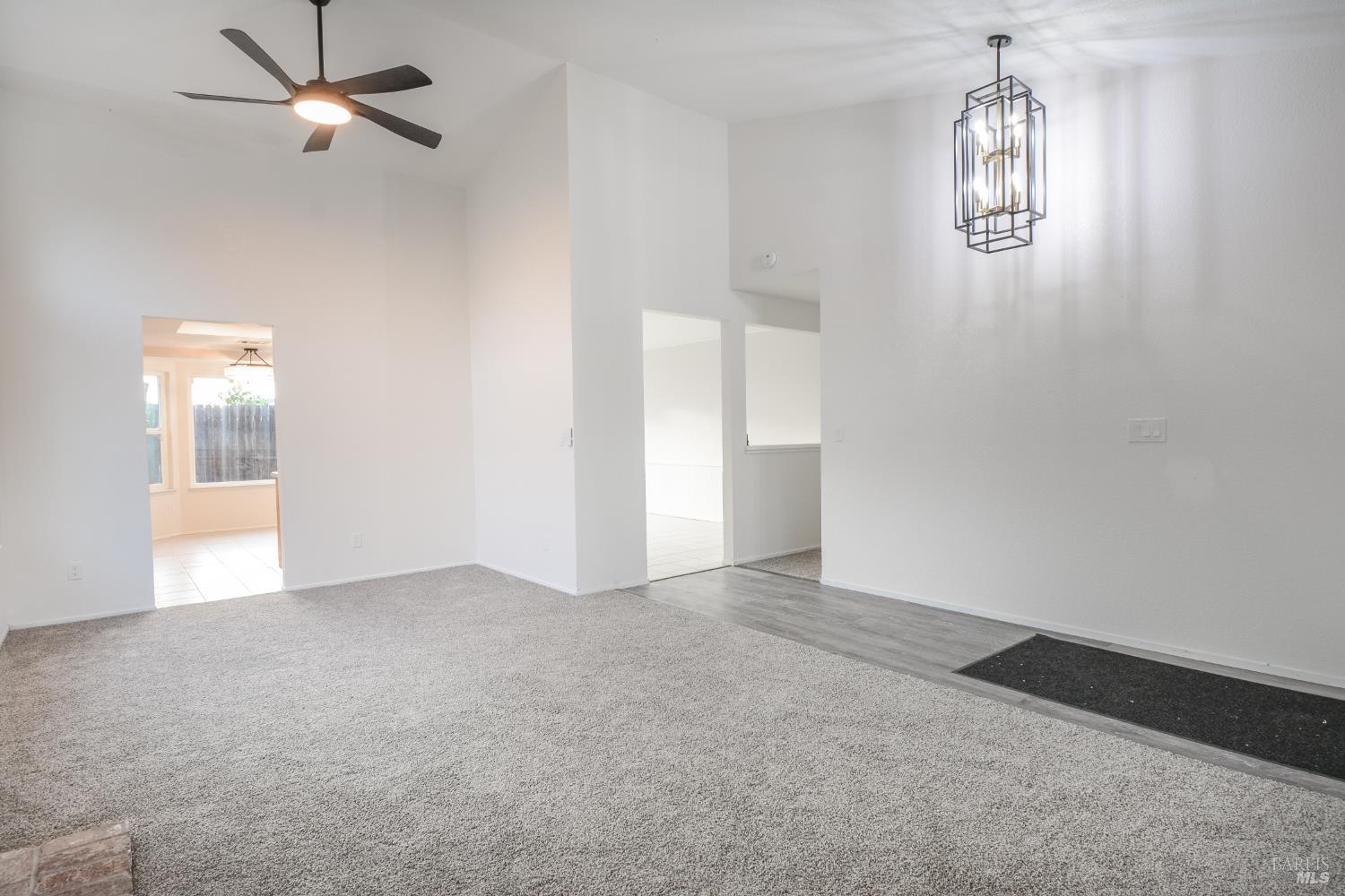 Detail Gallery Image 4 of 38 For 1314 Lois Ln, Suisun City,  CA 94585 - 4 Beds | 2 Baths