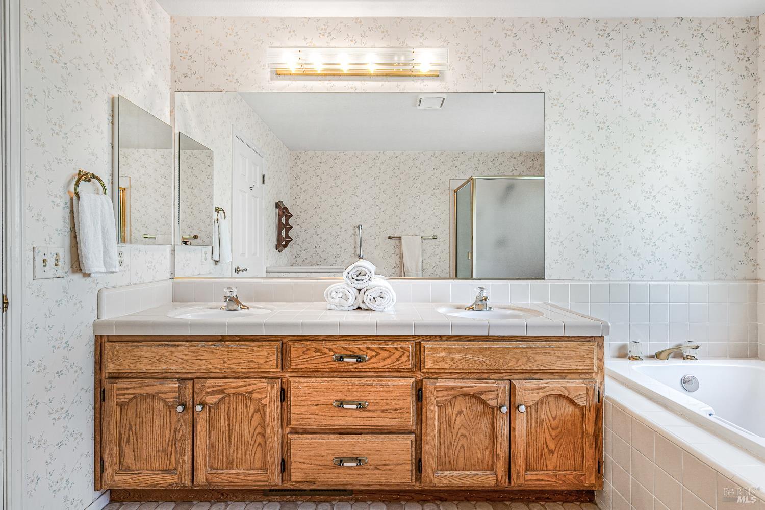 Detail Gallery Image 27 of 56 For 240 Silver Creek Cir, Santa Rosa,  CA 95409 - 3 Beds | 2 Baths