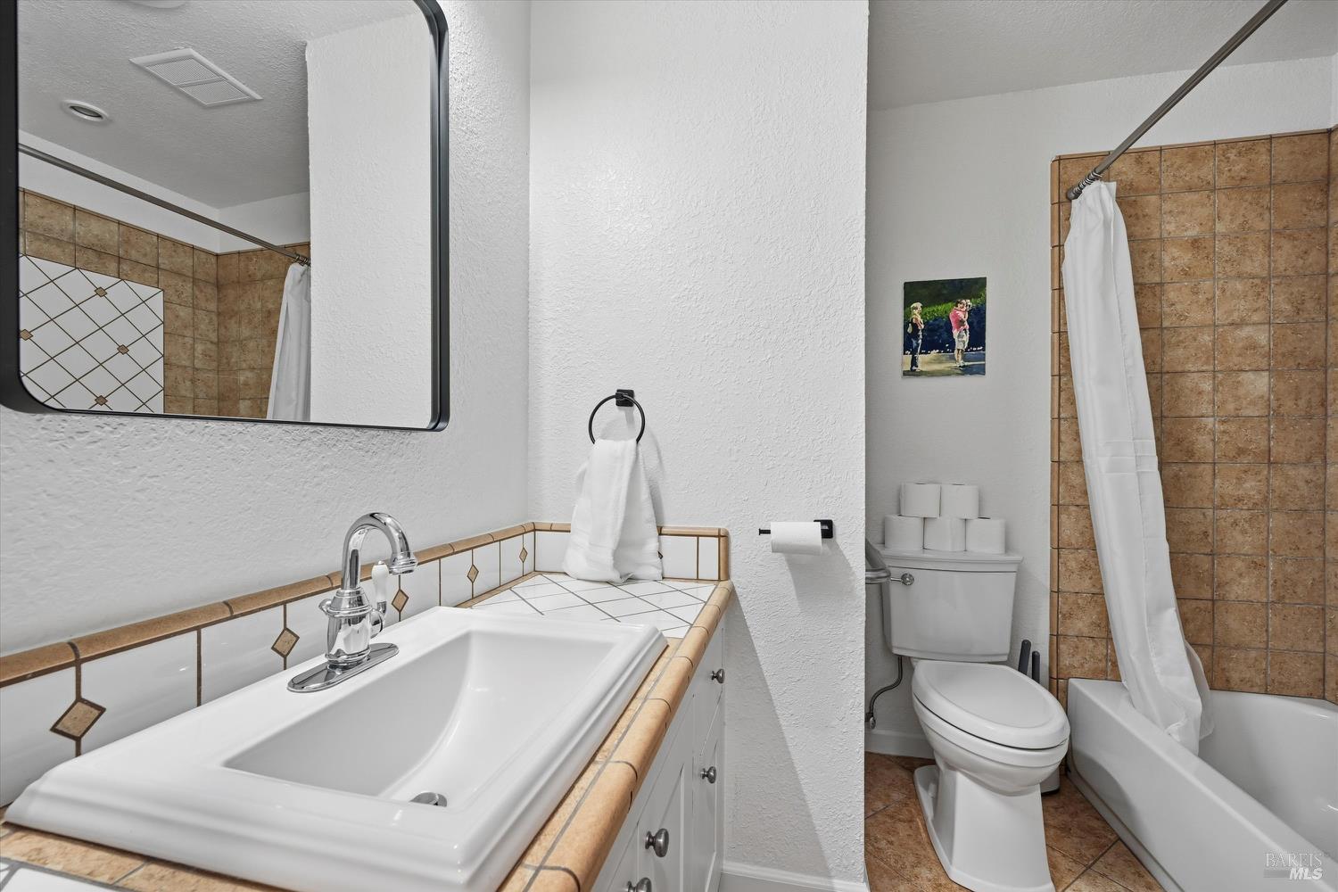 Detail Gallery Image 19 of 44 For 19453 Mountain Mdws, Hidden Valley Lake,  CA 95467 - 3 Beds | 2 Baths