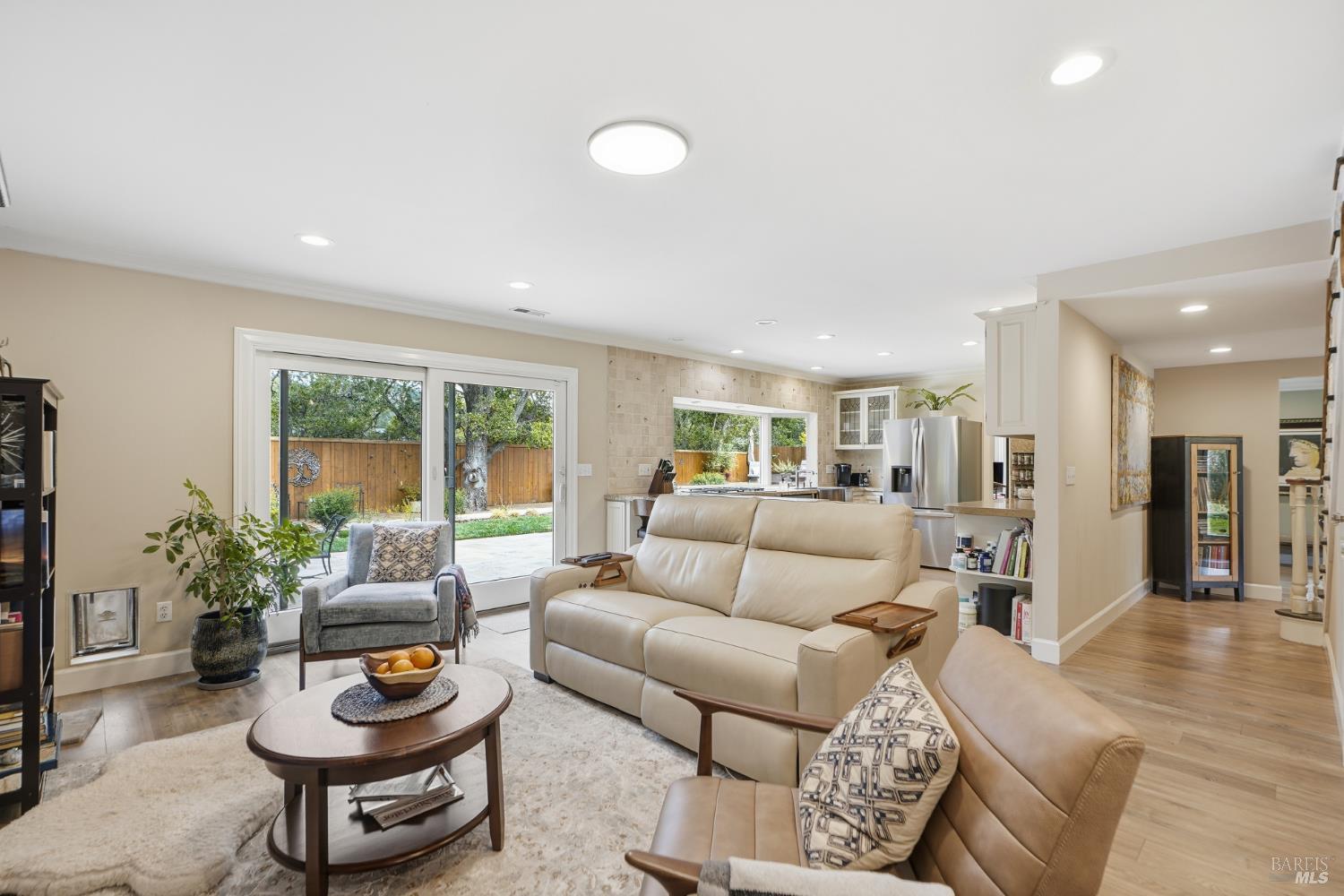 Detail Gallery Image 11 of 40 For 26 Brassie Ct, Novato,  CA 94949 - 5 Beds | 3/1 Baths