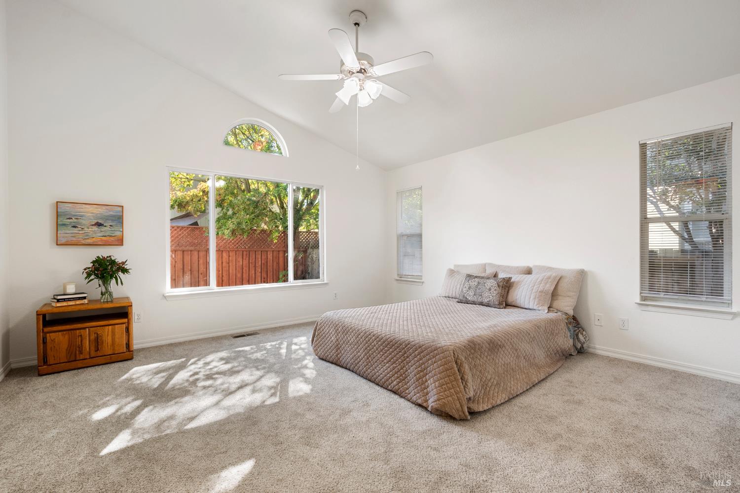 Detail Gallery Image 5 of 42 For 2154 Nw Longhorn Cir, Santa Rosa,  CA 95401 - 3 Beds | 2 Baths