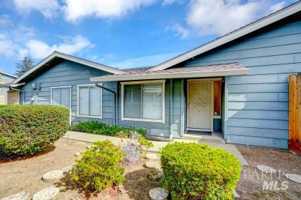 Detail Gallery Image 3 of 28 For 2825 Sundown Cir, Fairfield,  CA 94533 - 2 Beds | 2 Baths