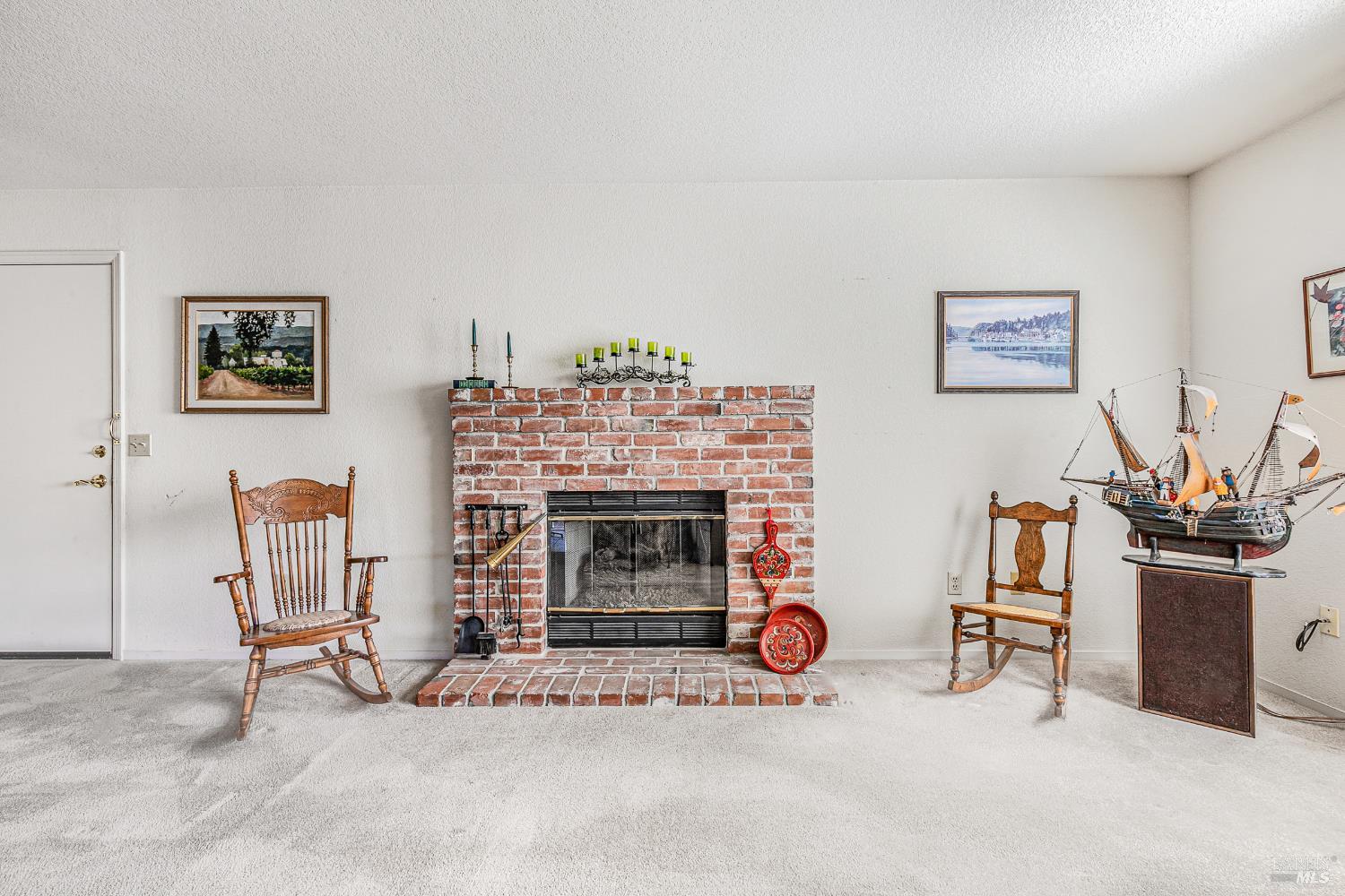 Detail Gallery Image 13 of 56 For 240 Silver Creek Cir, Santa Rosa,  CA 95409 - 3 Beds | 2 Baths