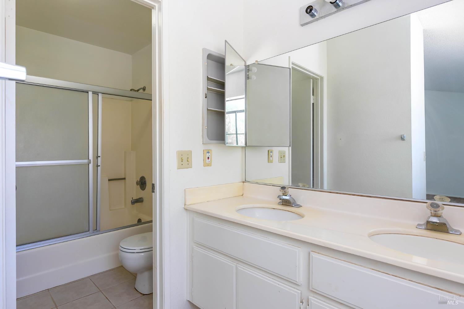 Detail Gallery Image 13 of 20 For 44609 Grove Ln, Lancaster,  CA 93534 - 3 Beds | 2 Baths