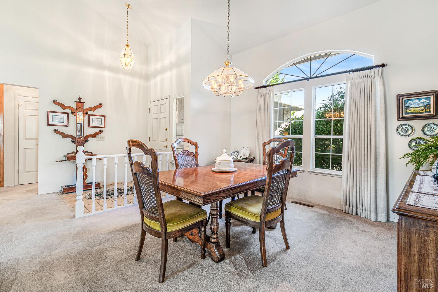 Detail Gallery Image 9 of 56 For 240 Silver Creek Cir, Santa Rosa,  CA 95409 - 3 Beds | 2 Baths