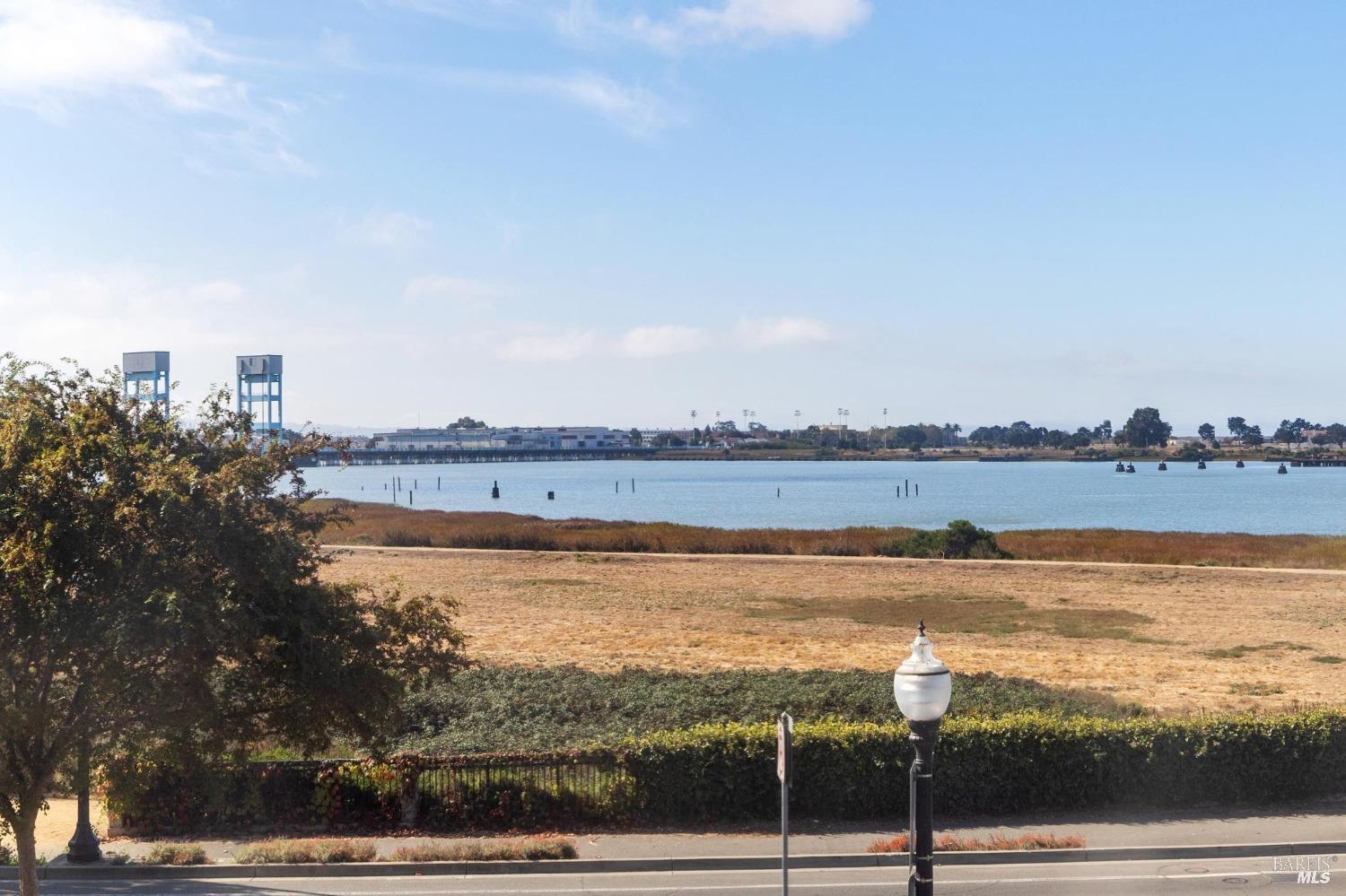 Detail Gallery Image 16 of 18 For 732 Wilson Ave, Vallejo,  CA 94590 - 4 Beds | 2 Baths