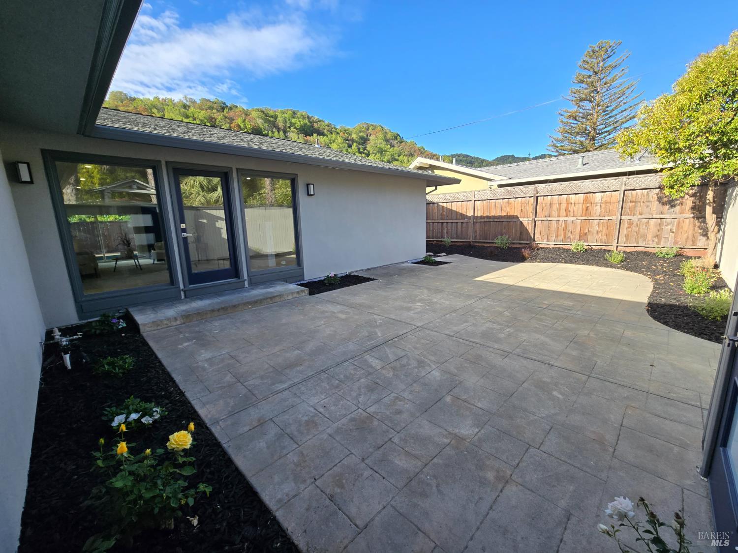 Detail Gallery Image 30 of 31 For 19 Unionstone Dr, San Rafael,  CA 94903 - 3 Beds | 2 Baths