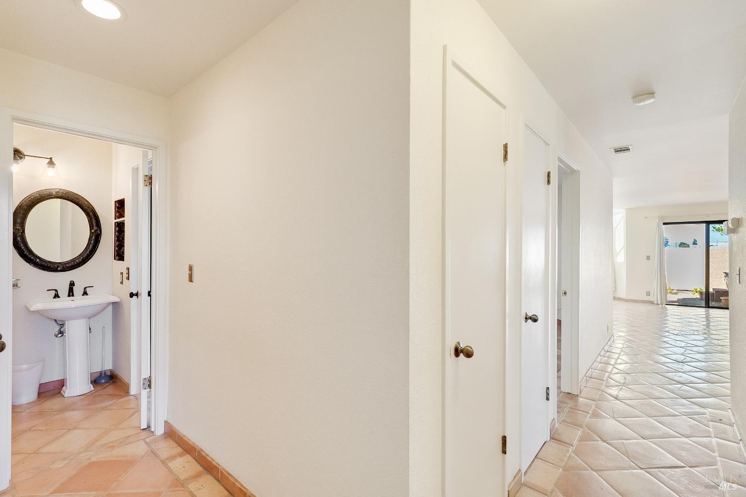 Detail Gallery Image 19 of 56 For 171 Nantucket Ln, Vallejo,  CA 94590 - 1 Beds | 1 Baths
