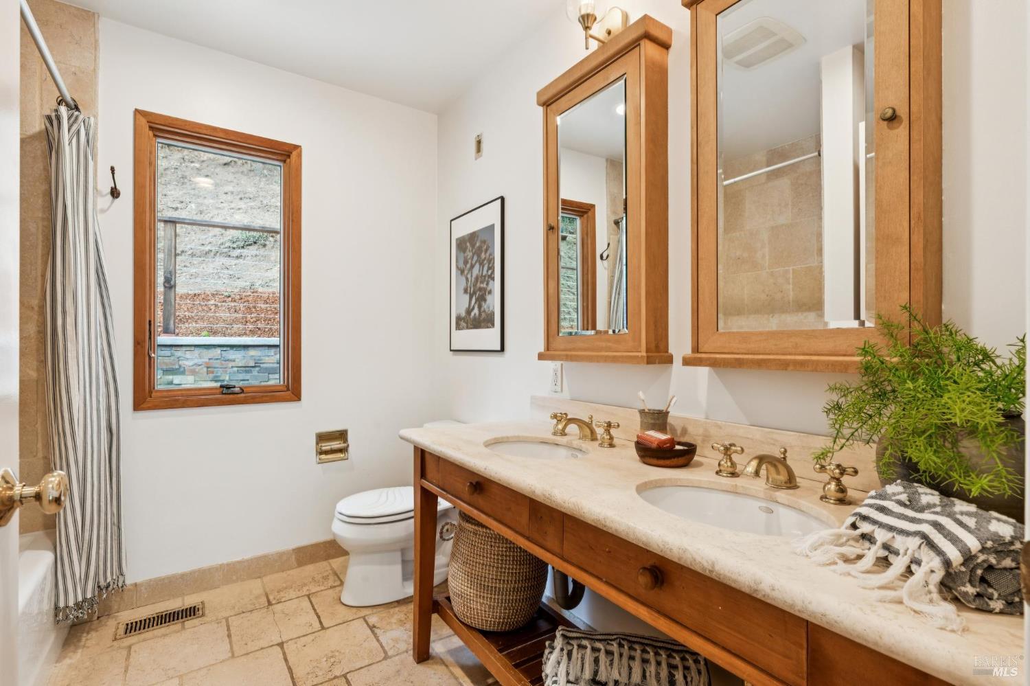 Detail Gallery Image 28 of 62 For 362 Pine Hill Rd, Mill Valley,  CA 94941 - 3 Beds | 2 Baths