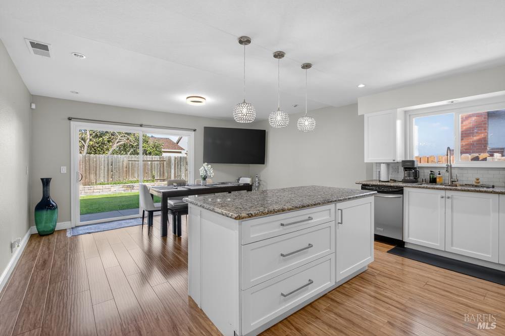 Detail Gallery Image 12 of 62 For 2321 Channing Pl, Fairfield,  CA 94533 - 4 Beds | 2 Baths