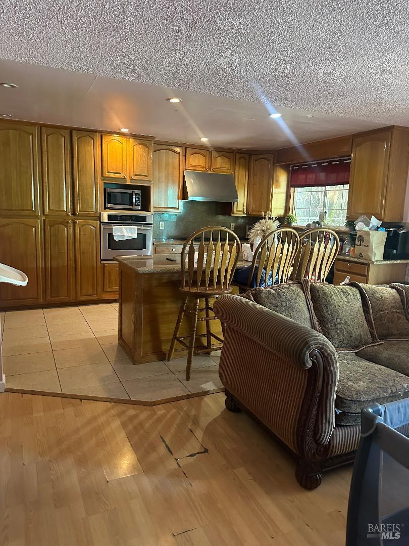 Detail Gallery Image 4 of 4 For 867 Hawthorne Dr, Rodeo,  CA 94572 - 5 Beds | 3 Baths