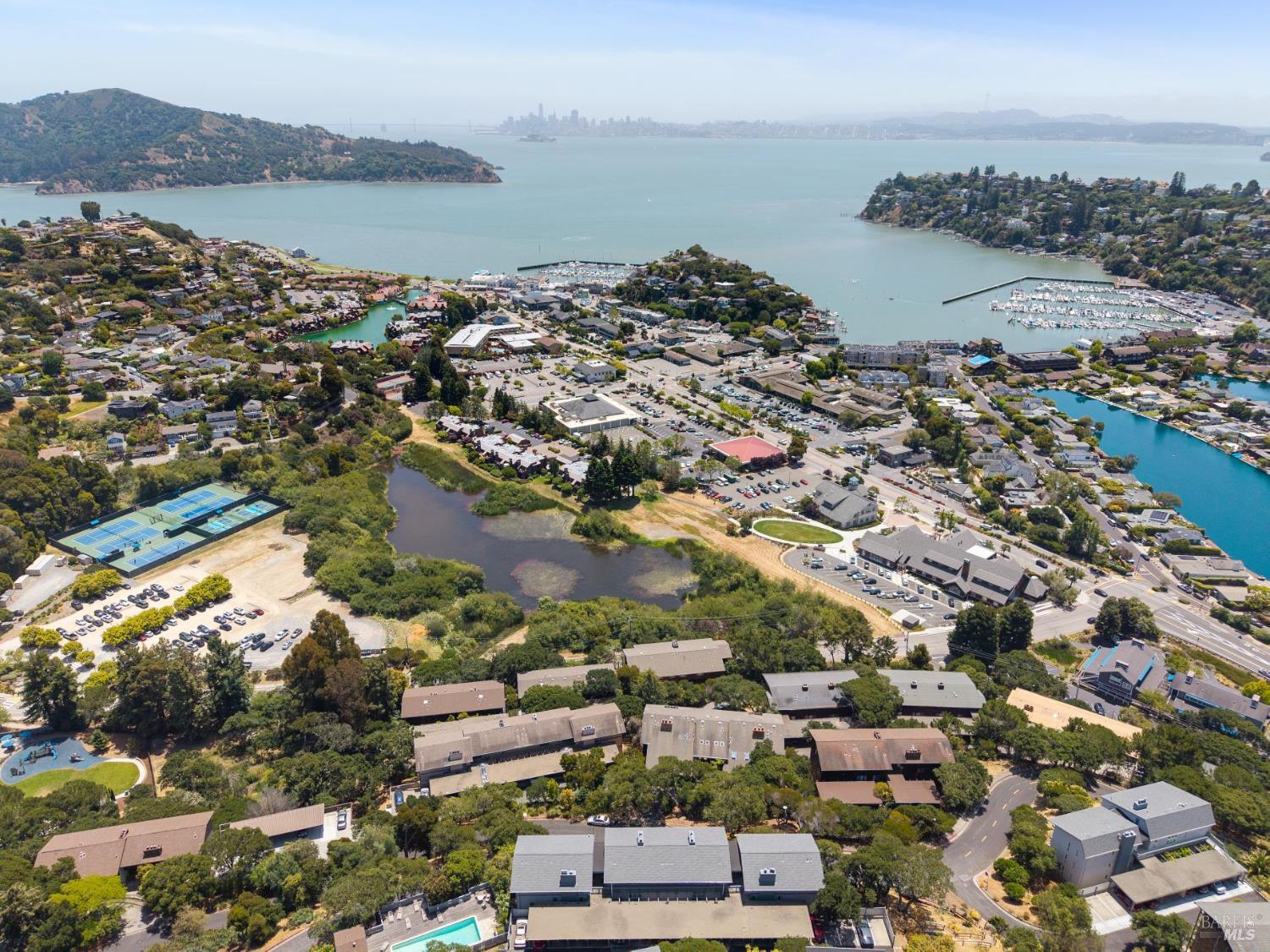 Detail Gallery Image 25 of 27 For 45 Harbor Oak Dr #14,  Tiburon,  CA 94920 - 1 Beds | 1 Baths
