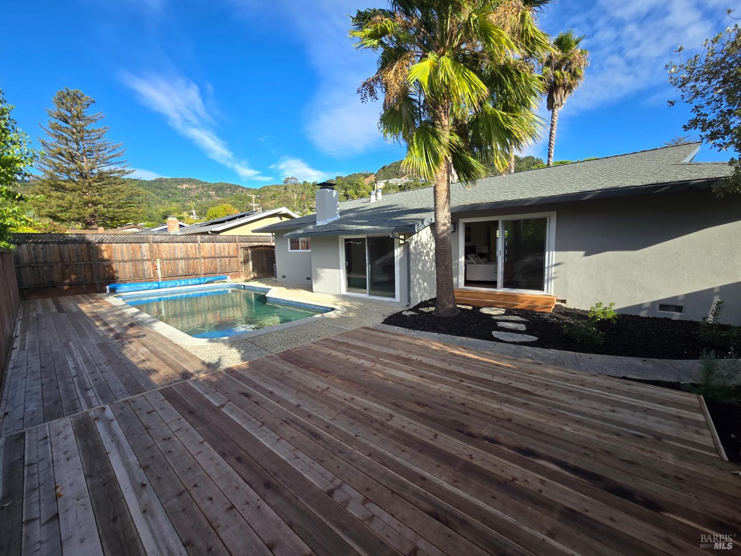 Detail Gallery Image 25 of 31 For 19 Unionstone Dr, San Rafael,  CA 94903 - 3 Beds | 2 Baths