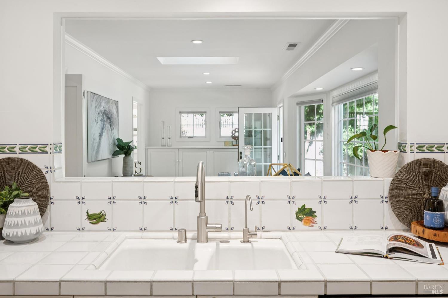 Detail Gallery Image 12 of 31 For 49 Don Timoteo Ct, Sonoma,  CA 95476 - 3 Beds | 3 Baths