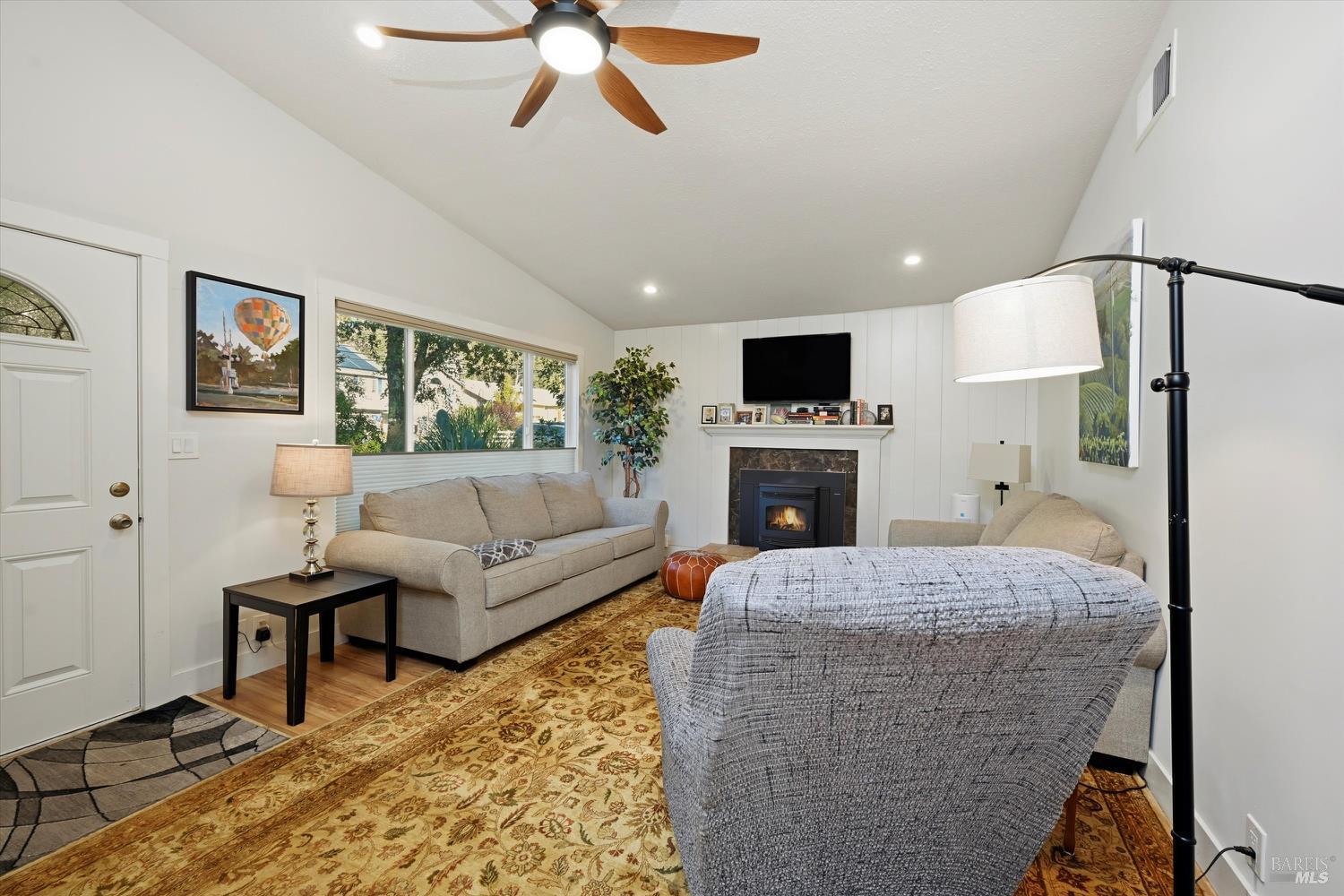 Detail Gallery Image 2 of 44 For 19453 Mountain Mdws, Hidden Valley Lake,  CA 95467 - 3 Beds | 2 Baths