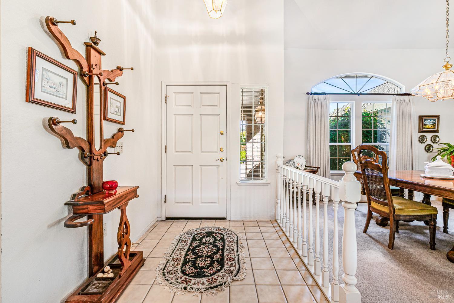 Detail Gallery Image 4 of 56 For 240 Silver Creek Cir, Santa Rosa,  CA 95409 - 3 Beds | 2 Baths