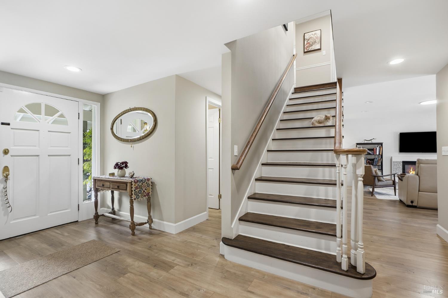 Detail Gallery Image 4 of 40 For 26 Brassie Ct, Novato,  CA 94949 - 5 Beds | 3/1 Baths