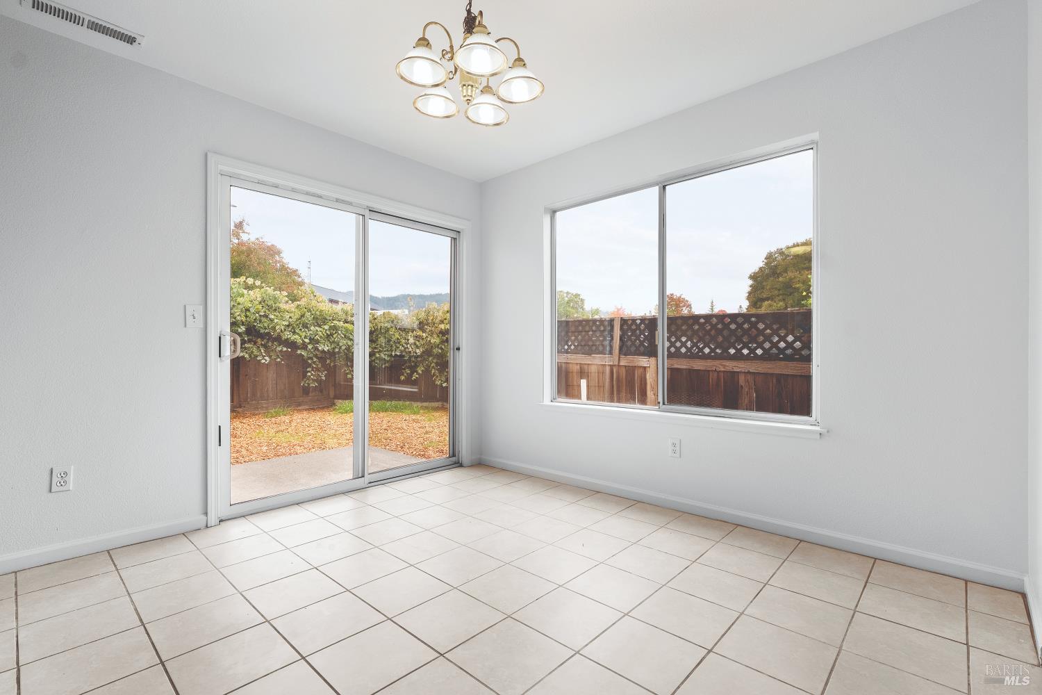 Detail Gallery Image 12 of 30 For 12 Alana Way, Cloverdale,  CA 95425 - 3 Beds | 1/1 Baths