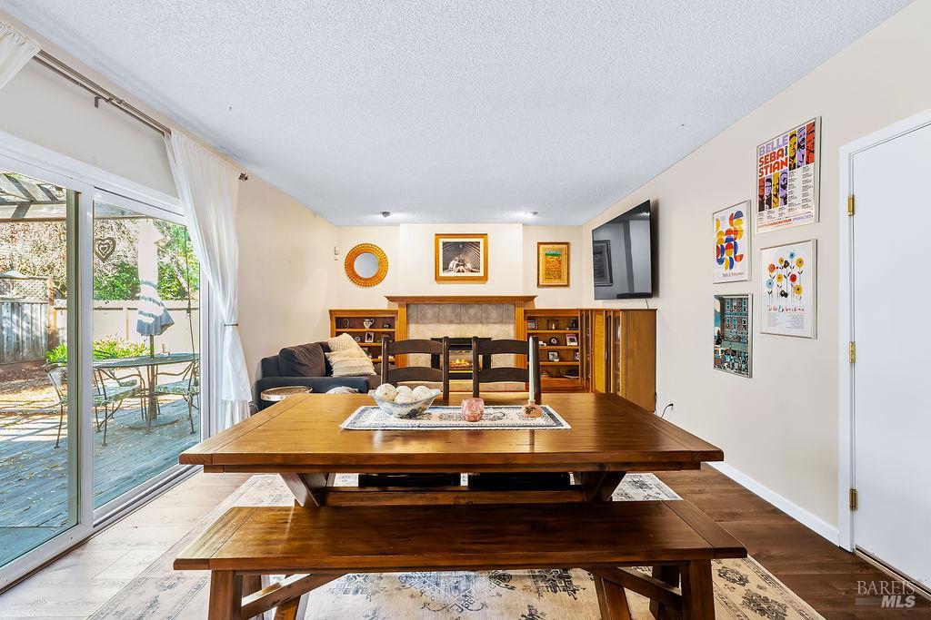 Detail Gallery Image 5 of 75 For 2635 Canterbury Dr, Santa Rosa,  CA 95405 - 3 Beds | 2 Baths