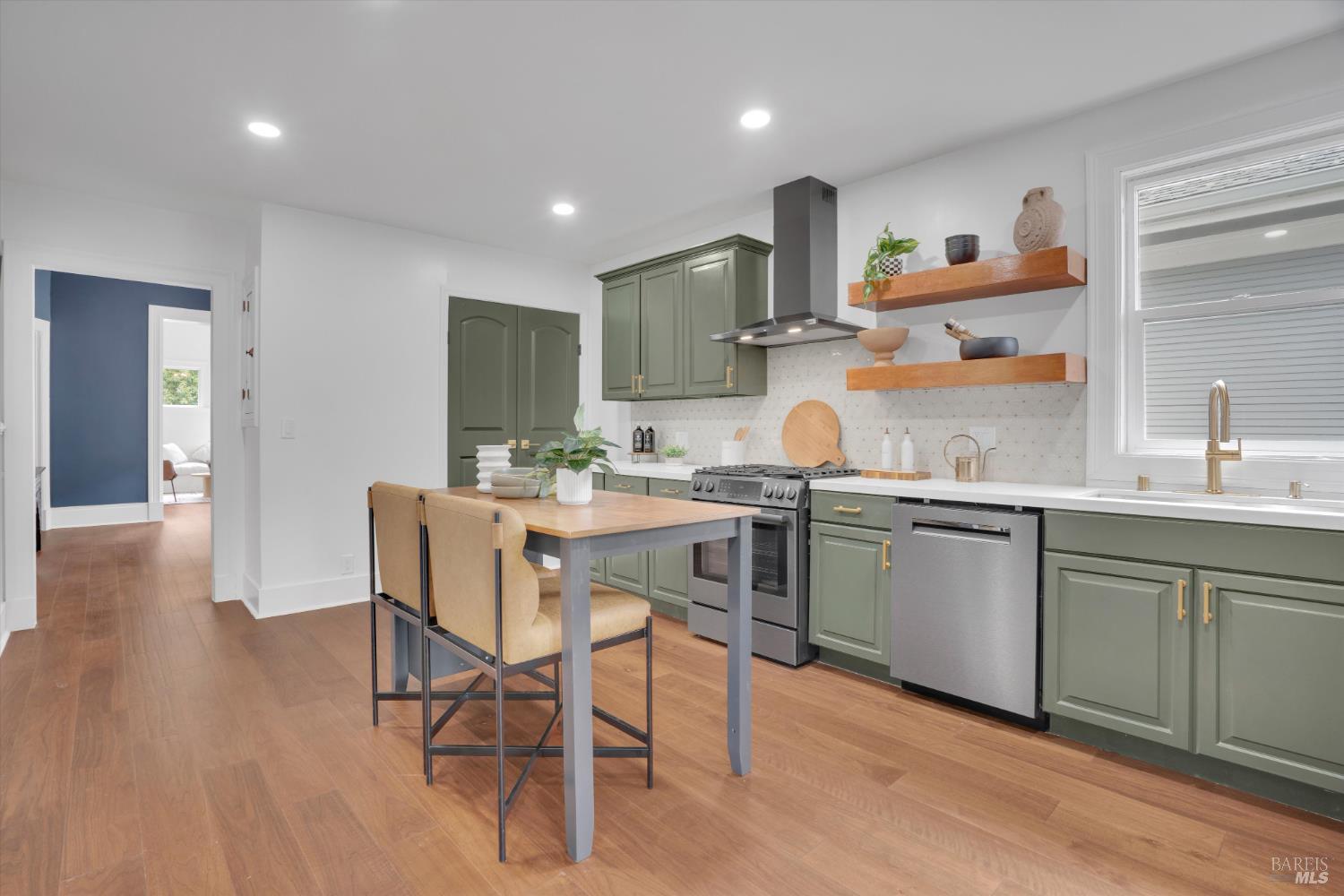 Detail Gallery Image 13 of 57 For 431 Brown St, Napa,  CA 94559 - 5 Beds | 2 Baths