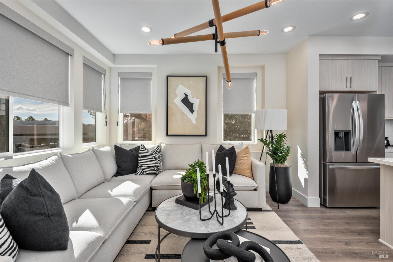 Detail Gallery Image 5 of 5 For 241 Montague Expressway Unkn, Milpitas,  CA 95035 - 2 Beds | 2 Baths