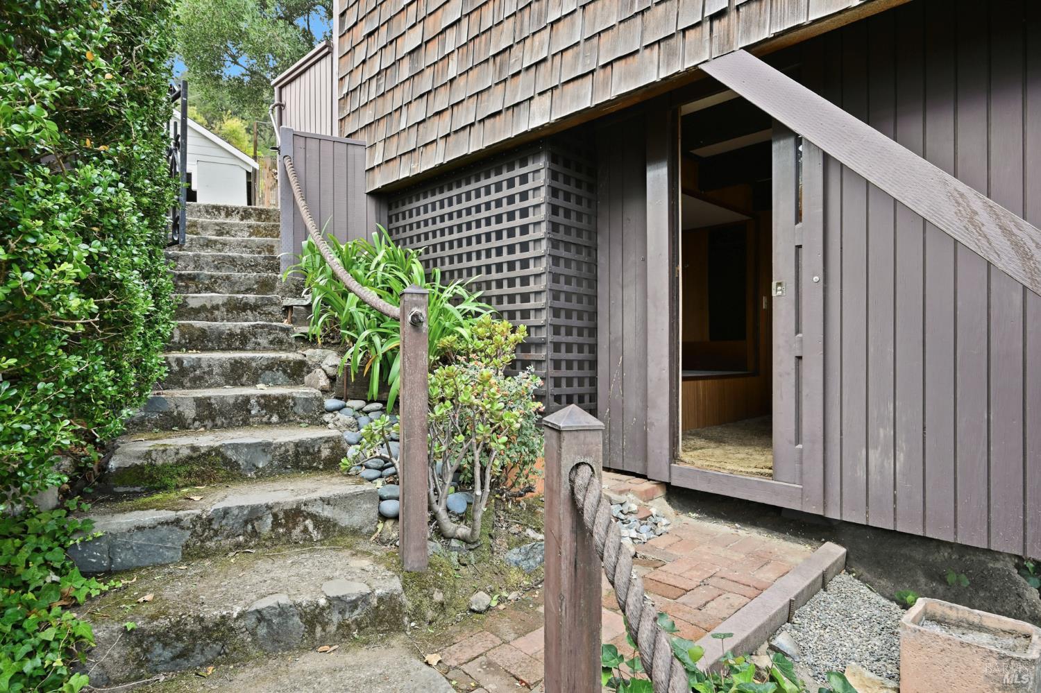 Detail Gallery Image 21 of 43 For 666 Redwood Ave, Corte Madera,  CA 94925 - 3 Beds | 2 Baths