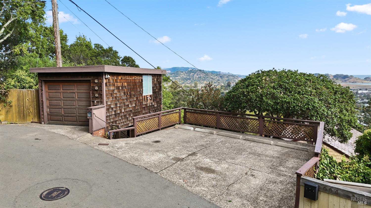 Detail Gallery Image 17 of 43 For 666 Redwood Ave, Corte Madera,  CA 94925 - 3 Beds | 2 Baths