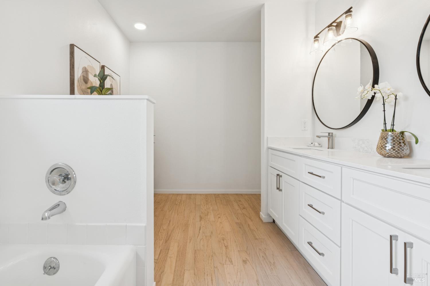 Detail Gallery Image 34 of 57 For 24 Bonnie Banks Way, San Rafael,  CA 94901 - 4 Beds | 3/1 Baths