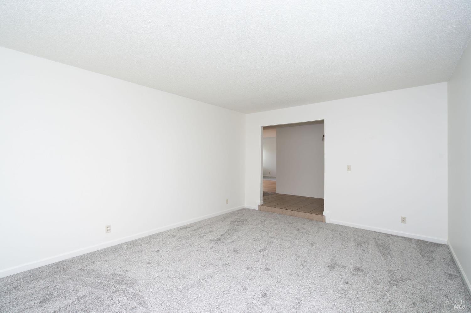 Detail Gallery Image 19 of 64 For 4248 Leafwood Cir, Santa Rosa,  CA 95405 - 3 Beds | 2 Baths