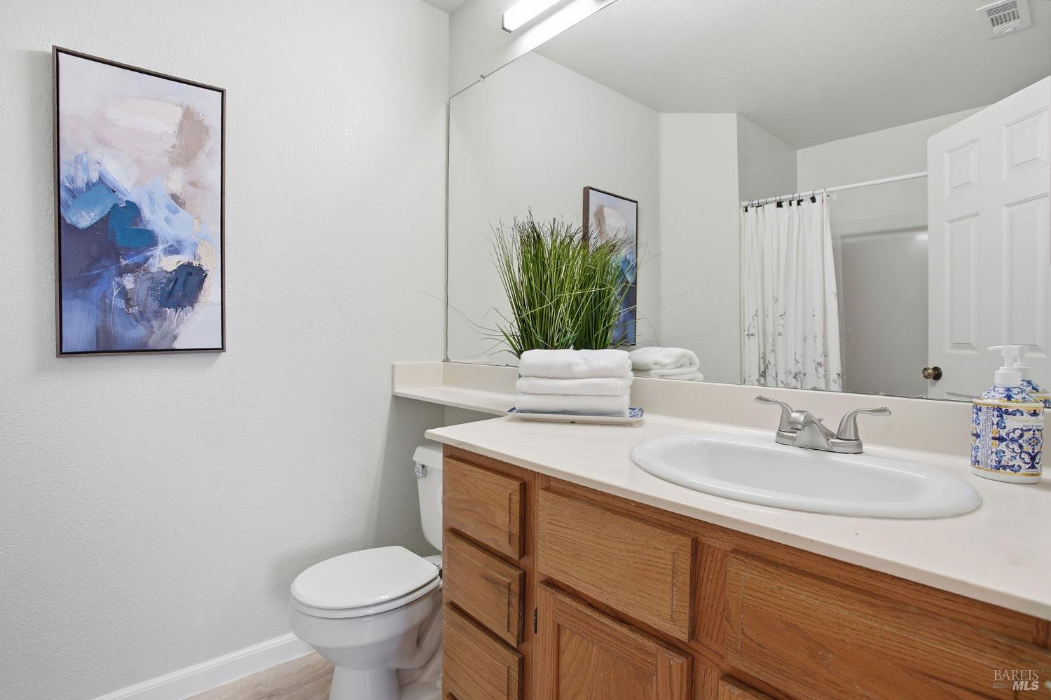 Detail Gallery Image 32 of 43 For 2420 Top Gallant Ct, Fairfield,  CA 94534 - 4 Beds | 2/1 Baths