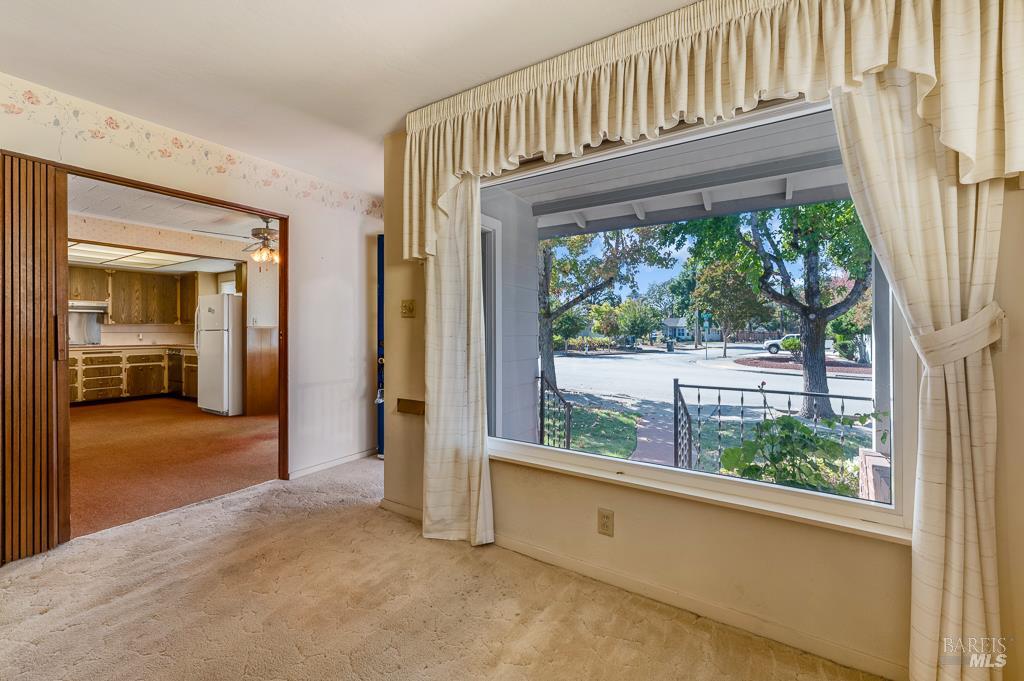 Detail Gallery Image 5 of 26 For 2260 Rowe Dr, Santa Rosa,  CA 95403 - 2 Beds | 1 Baths