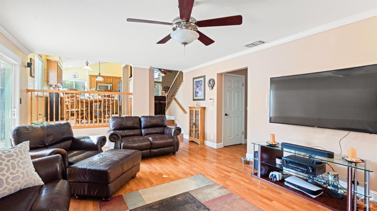 Detail Gallery Image 8 of 34 For 854 Owl Cir, Vacaville,  CA 95687 - 4 Beds | 3 Baths