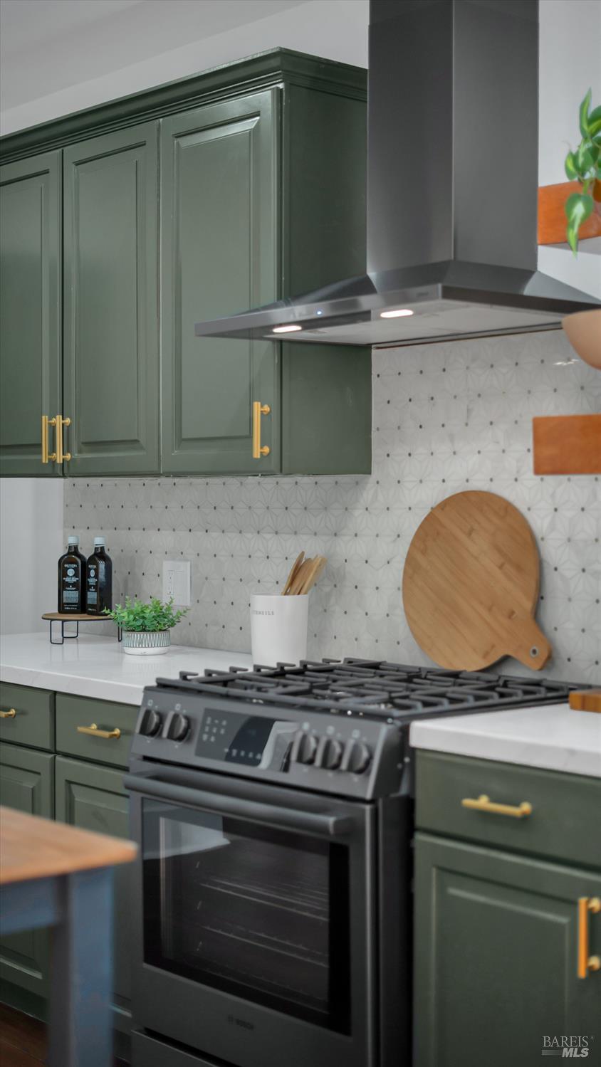 Detail Gallery Image 14 of 57 For 431 Brown St, Napa,  CA 94559 - 5 Beds | 2 Baths