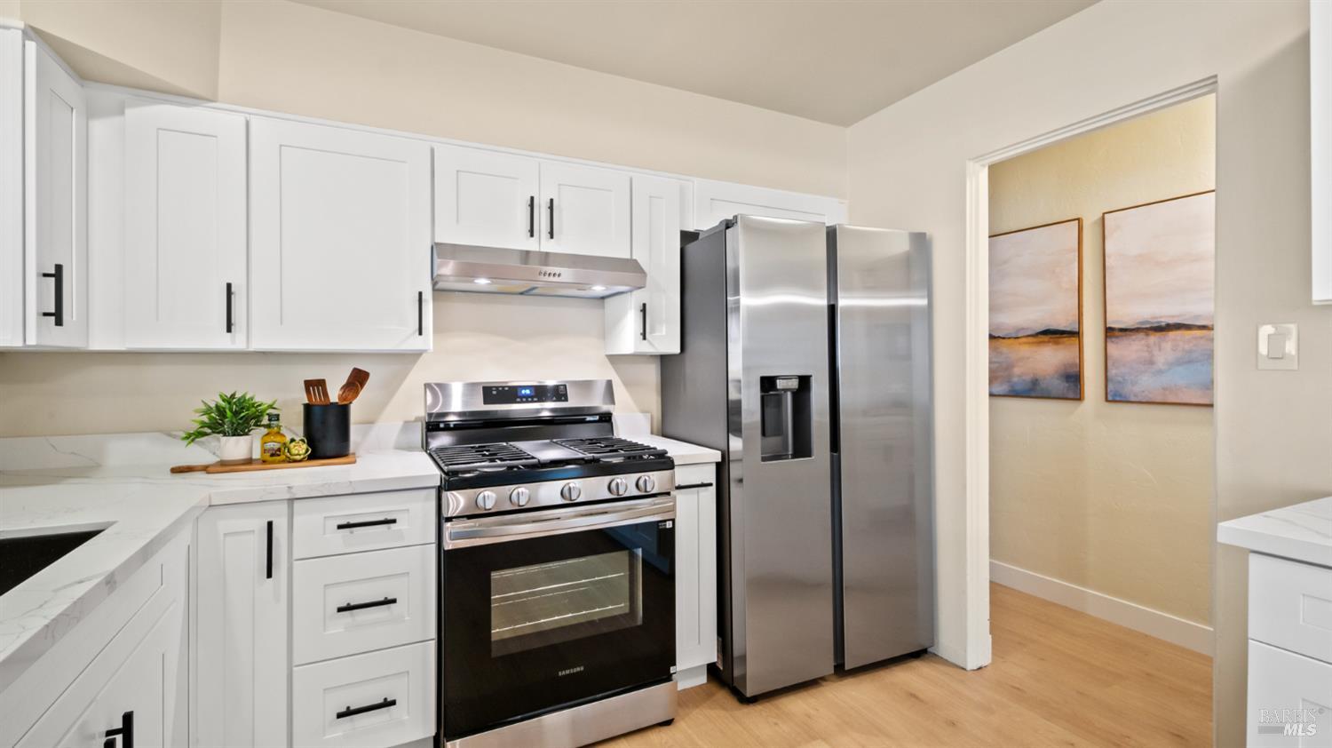 Detail Gallery Image 13 of 38 For 65 Arlington Dr, Petaluma,  CA 94952 - 3 Beds | 2 Baths