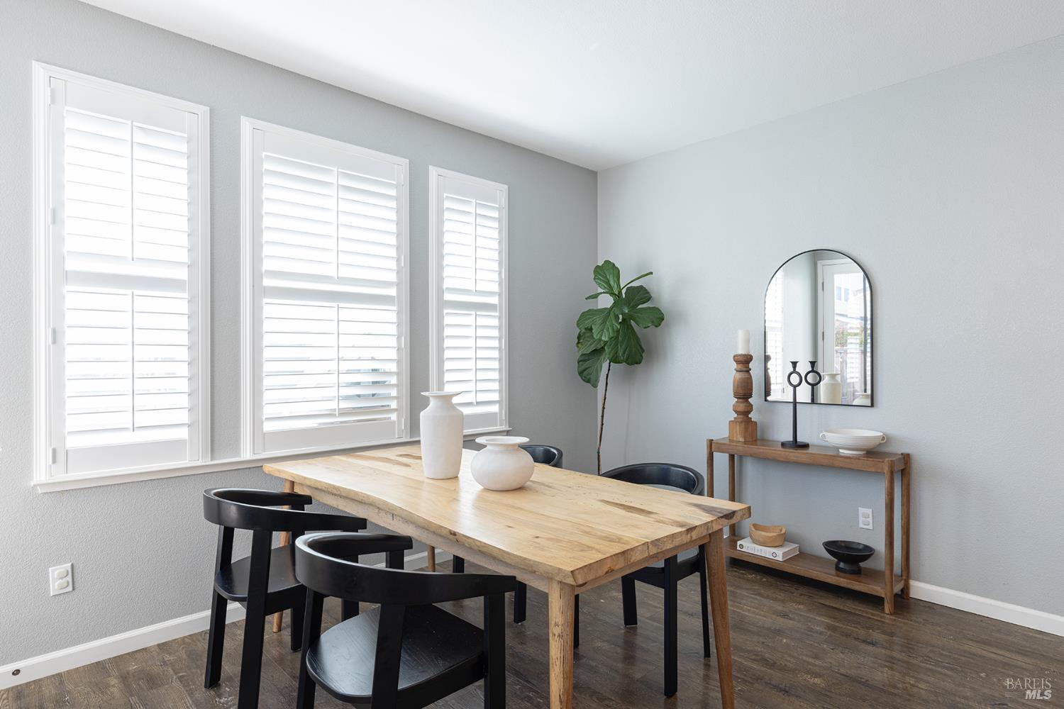 Detail Gallery Image 19 of 49 For 1617 Wildflower Way, Rohnert Park,  CA 94928 - 4 Beds | 2/1 Baths