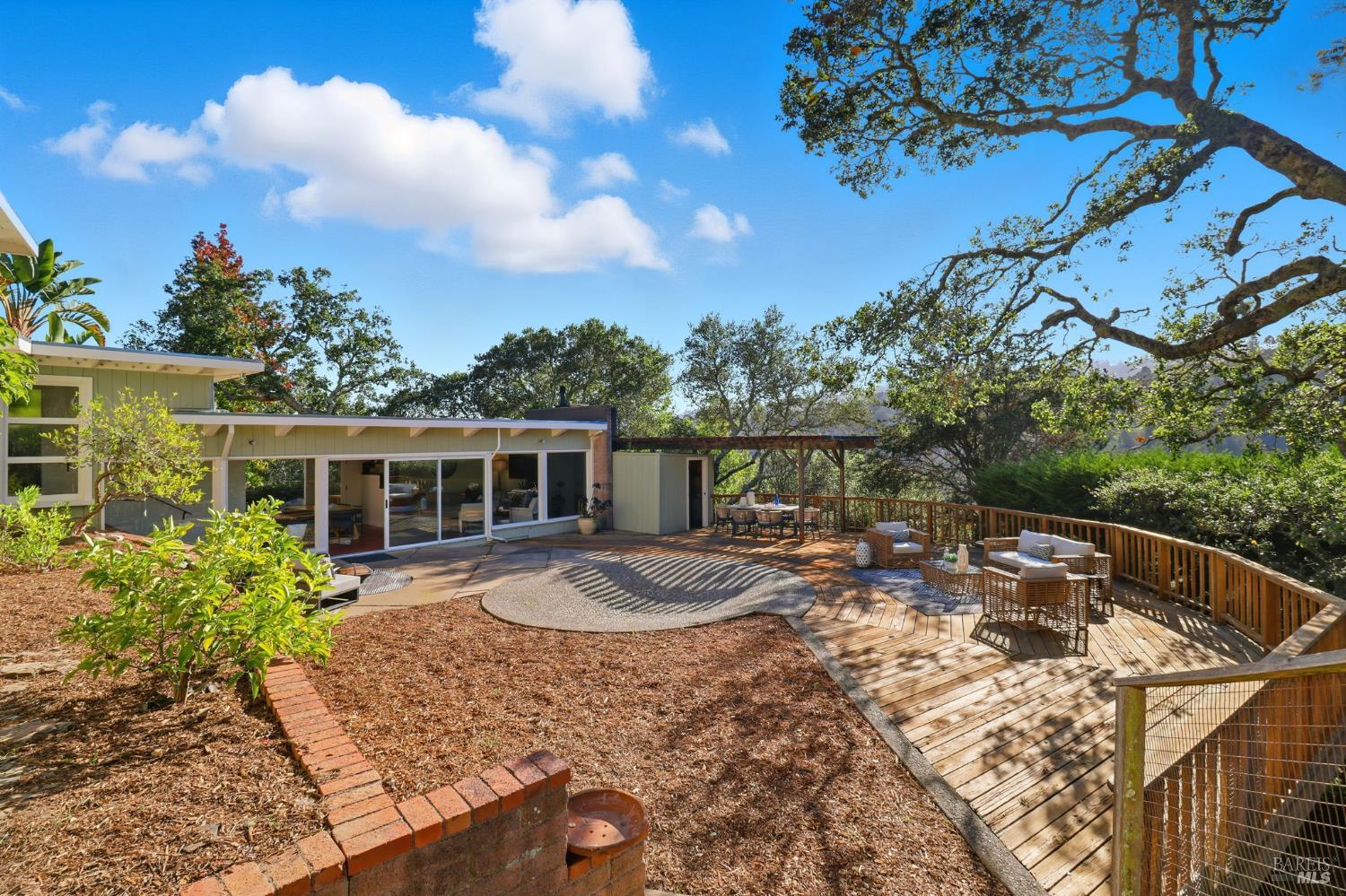 Detail Gallery Image 3 of 54 For 19 Cushing Dr, Mill Valley,  CA 94941 - 4 Beds | 3 Baths