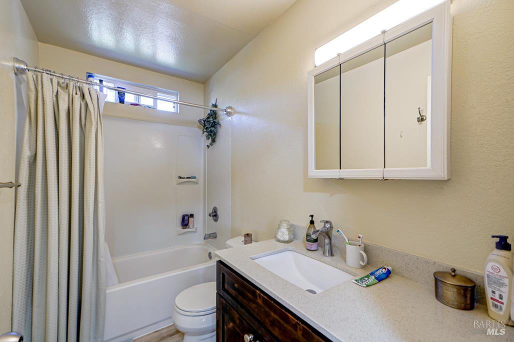 Detail Gallery Image 9 of 14 For 726 Orchard St, Santa Rosa,  CA 95404 - – Beds | – Baths