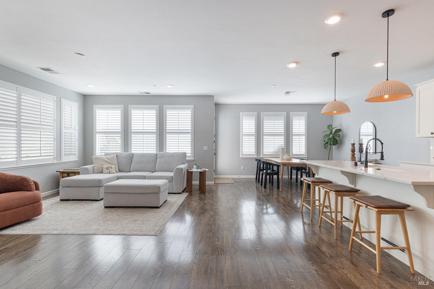 Detail Gallery Image 5 of 49 For 1617 Wildflower Way, Rohnert Park,  CA 94928 - 4 Beds | 2/1 Baths