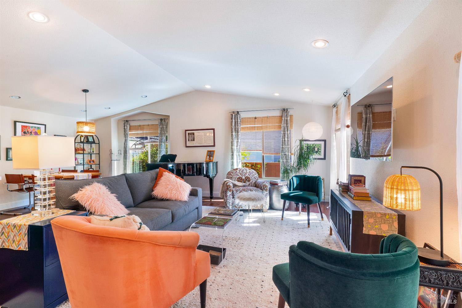 Detail Gallery Image 4 of 28 For 56 Laguna Seca Ct, Saint Helena,  CA 94574 - 3 Beds | 2 Baths