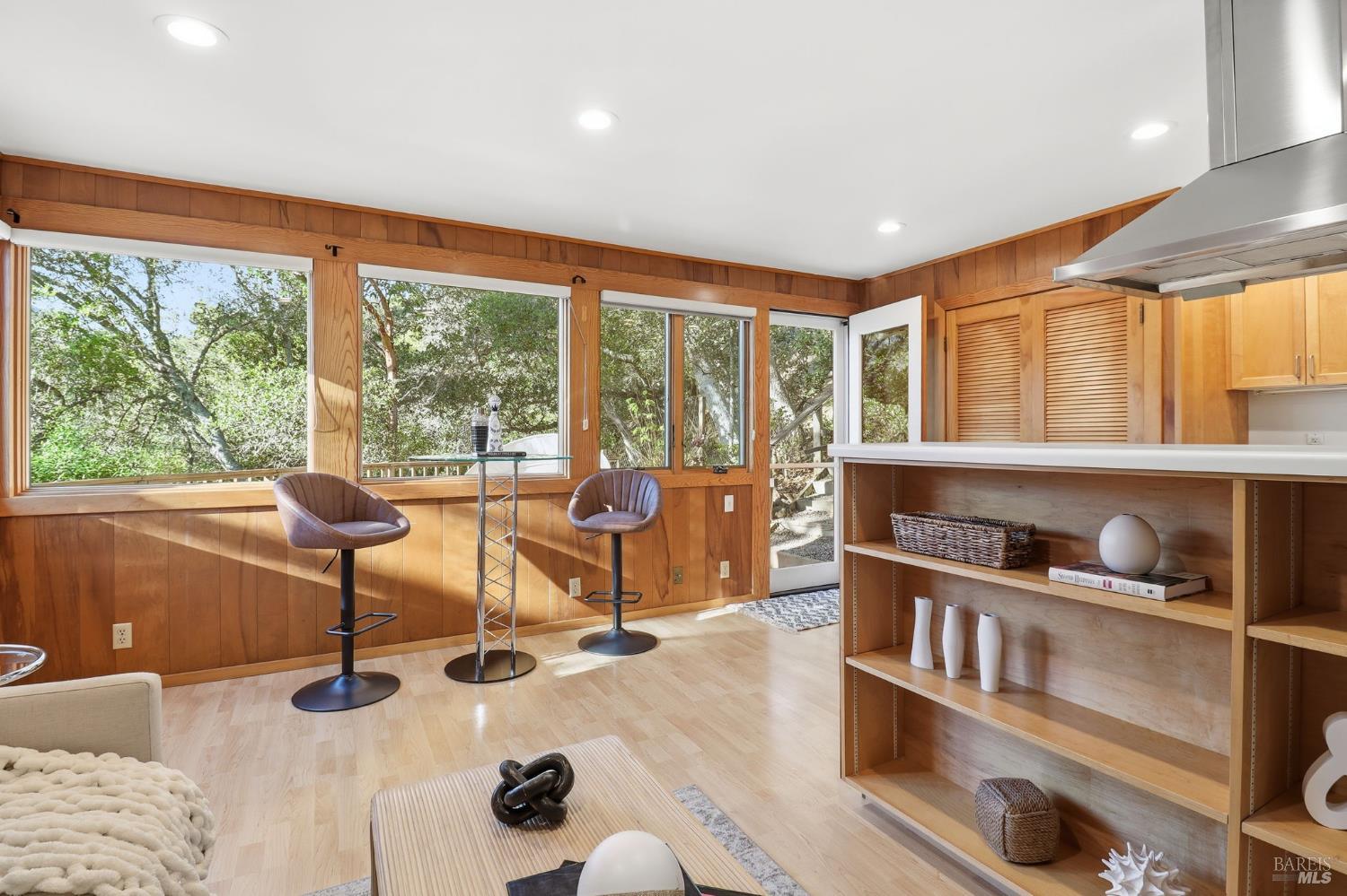 Detail Gallery Image 35 of 54 For 19 Cushing Dr, Mill Valley,  CA 94941 - 4 Beds | 3 Baths