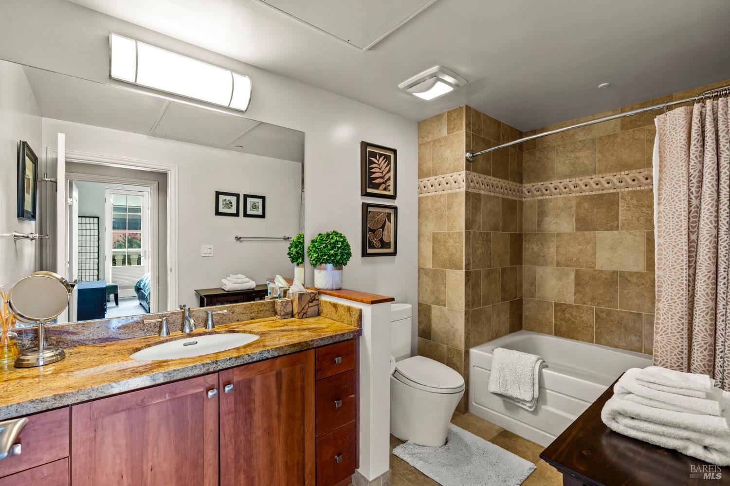Detail Gallery Image 18 of 26 For 588 Main St #204,  Napa,  CA 94559 - 1 Beds | 1 Baths