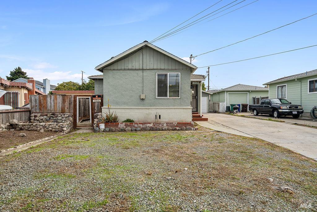 Detail Gallery Image 2 of 28 For 2020 19th St, San Pablo,  CA 94806 - 2 Beds | 1 Baths