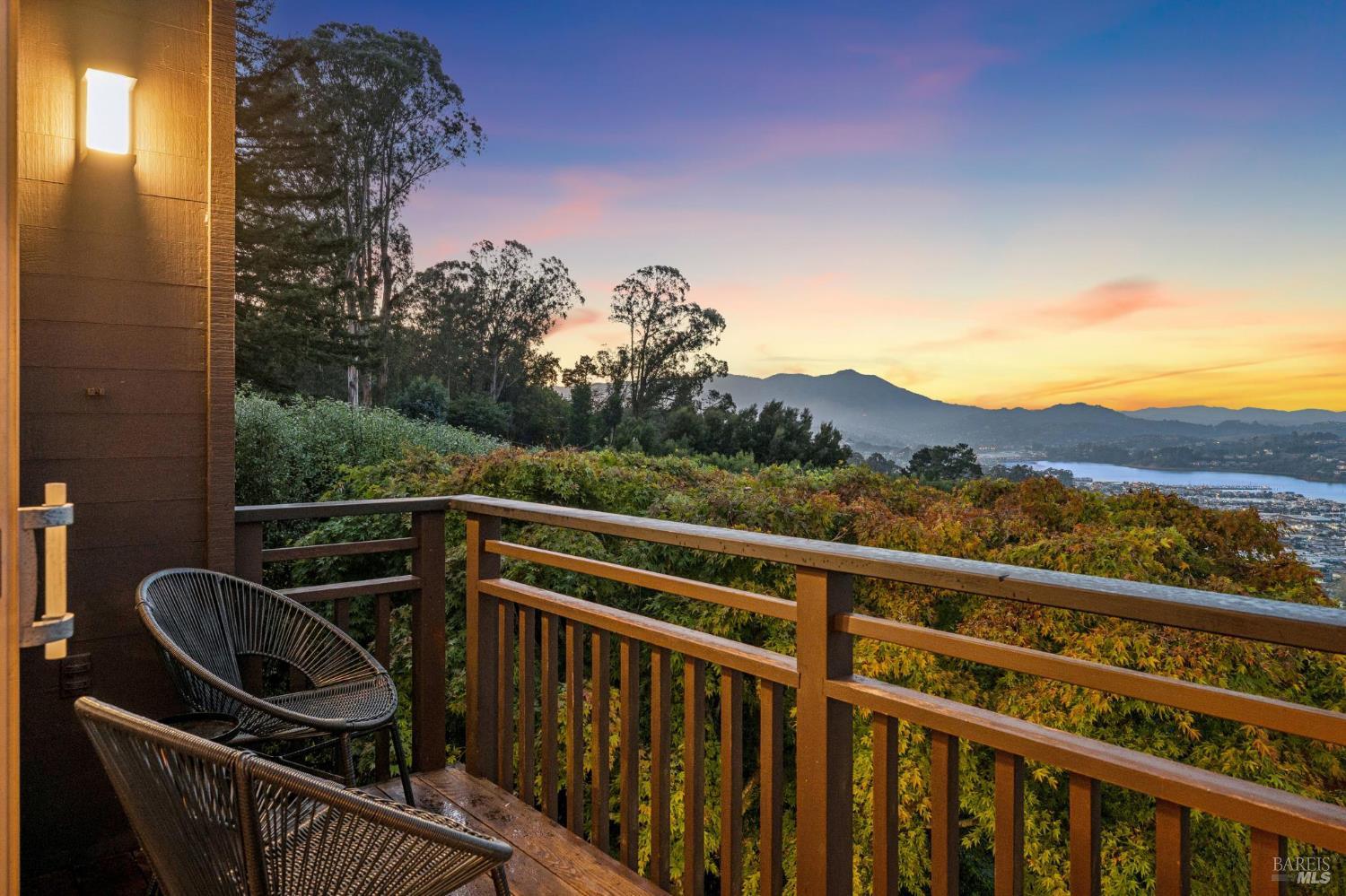 Detail Gallery Image 59 of 68 For 20 Crecienta Dr, Sausalito,  CA 94965 - 3 Beds | 2 Baths