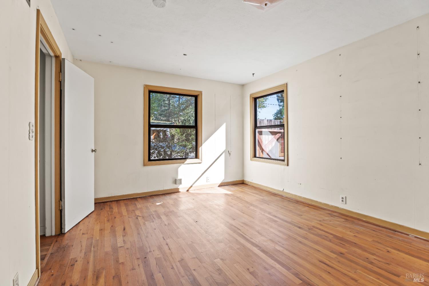 Detail Gallery Image 10 of 23 For 1575 Manzanita Dr, Ukiah,  CA 95482 - 3 Beds | 2/1 Baths