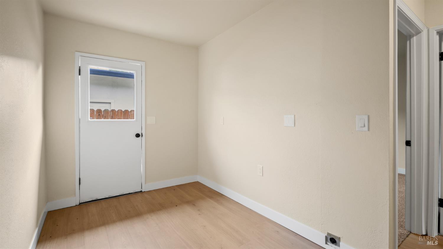 Detail Gallery Image 22 of 38 For 65 Arlington Dr, Petaluma,  CA 94952 - 3 Beds | 2 Baths