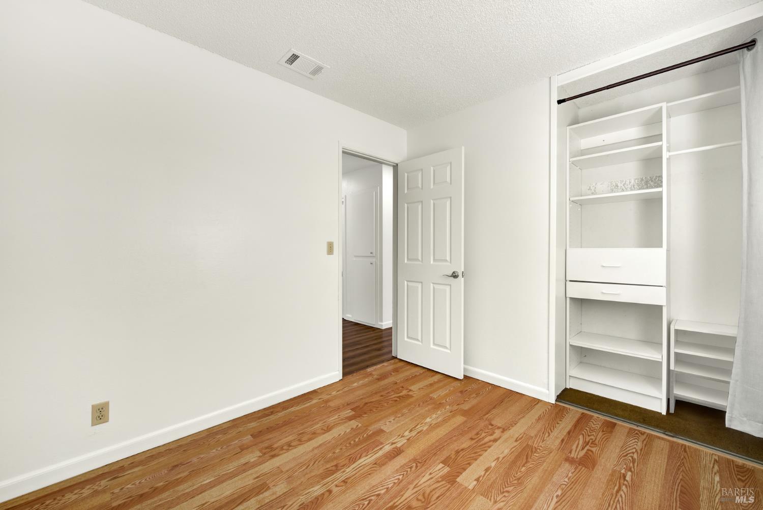 Detail Gallery Image 14 of 28 For 224 De Paul Dr, Vallejo,  CA 94589 - 4 Beds | 2 Baths