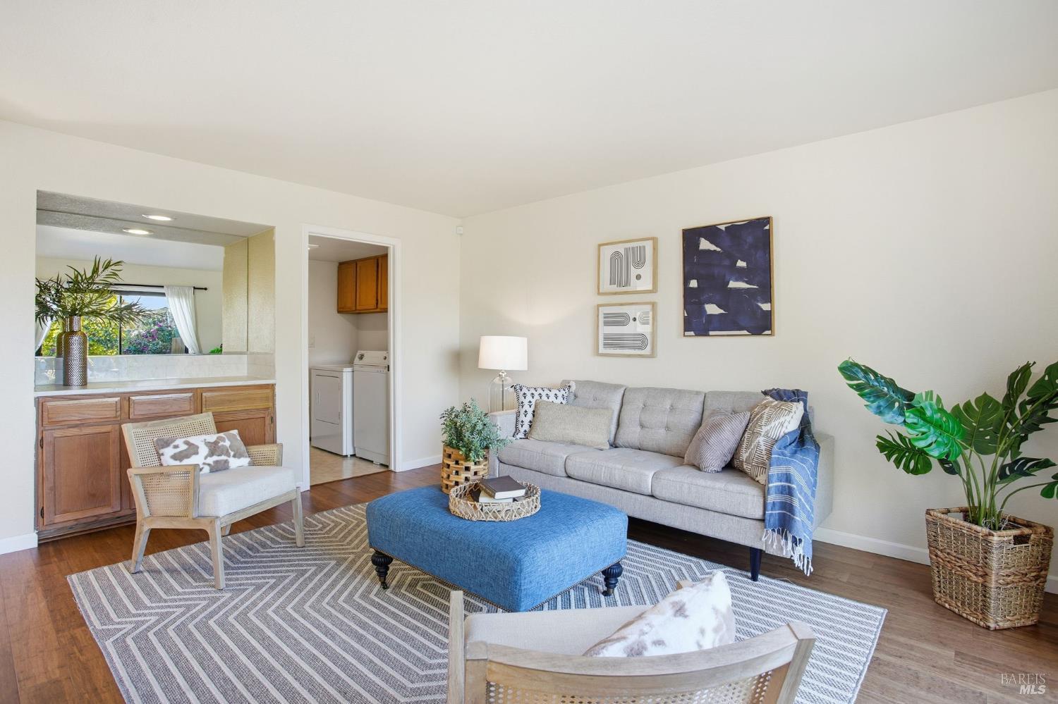 Detail Gallery Image 15 of 43 For 2420 Top Gallant Ct, Fairfield,  CA 94534 - 4 Beds | 2/1 Baths