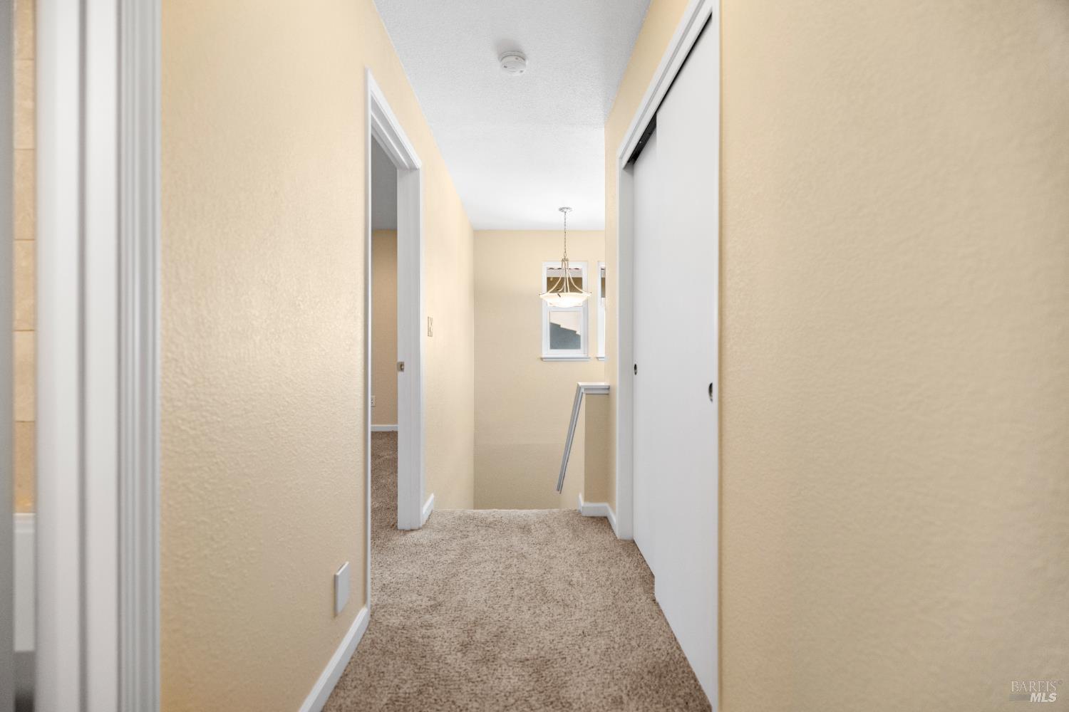 Detail Gallery Image 14 of 26 For 985 Hacienda Cir, Rohnert Park,  CA 94928 - 2 Beds | 1/1 Baths