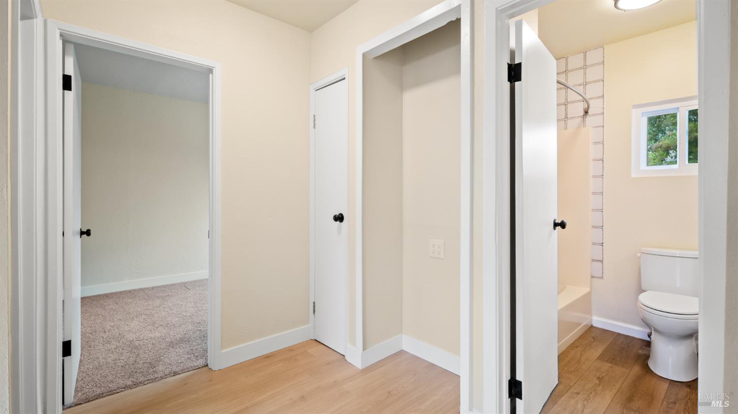 Detail Gallery Image 24 of 38 For 65 Arlington Dr, Petaluma,  CA 94952 - 3 Beds | 2 Baths