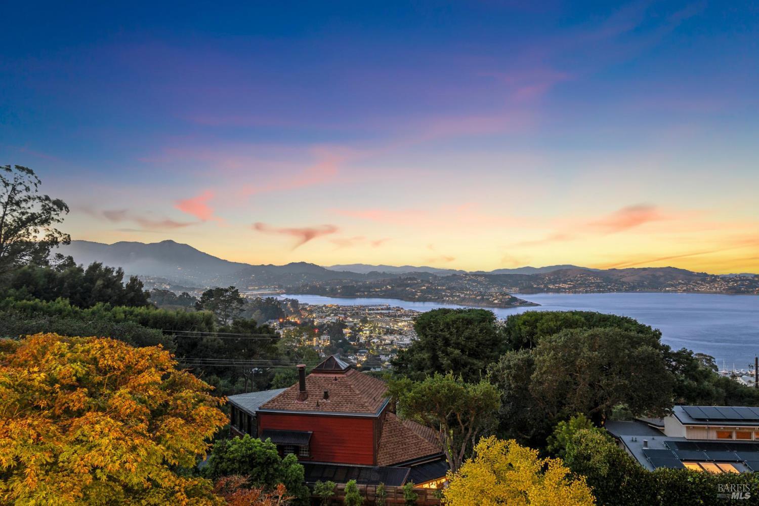 Detail Gallery Image 62 of 68 For 20 Crecienta Dr, Sausalito,  CA 94965 - 3 Beds | 2 Baths